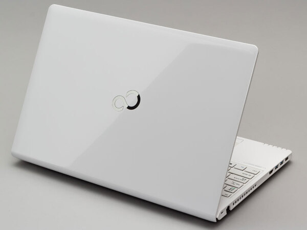 ASCII.jp：入門機に！ 7万円台富士通15.6型ノートPCはしっかりした性能