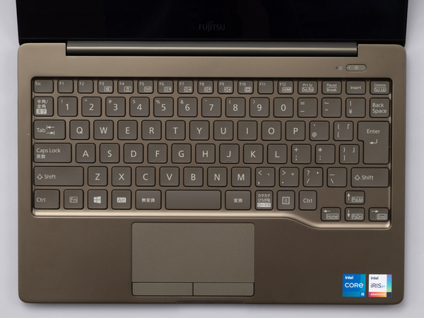 ASCII.jp：有機EL液晶でカッコよさと使いやすさを両立したデザインの