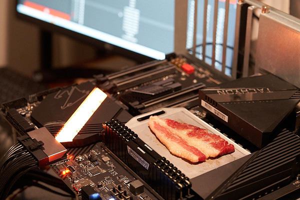 ASCII.jp：GIGABYTEのマザーZ590 AORUS TACHYONでレッツ・クッキング
