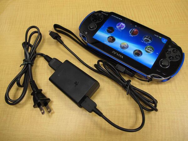 PS Vitaを充電できる純正よりコンパクトなACアダプターたち - 週刊アスキー