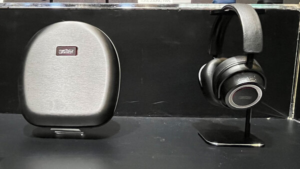 ASCII.jp：あの高級ブランドMark Levinson初のヘッドホンが登場「No.5909」