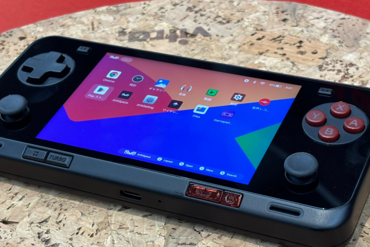 見た目に騙された！レトロ風なのに中身は最新のポケットゲーム機