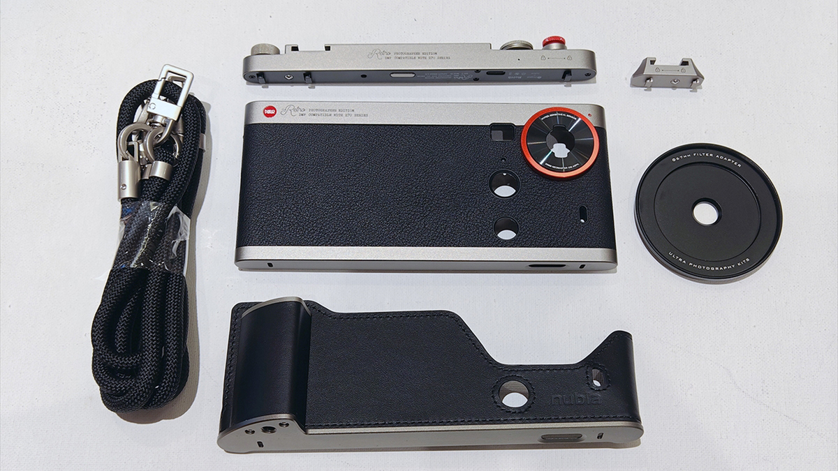 ASCII.jp：nubiaのスマホがレトロカメラになるフォトグラファーキット