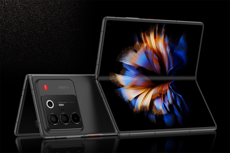 今回は横折りも登場！ Y!mobileがnubiaの格安折りたたみスマホ発売