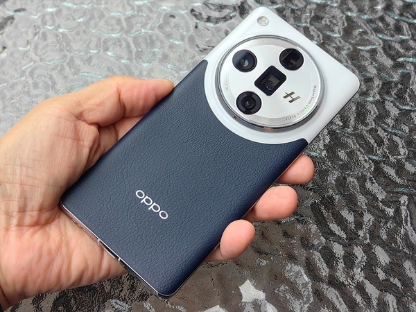 ASCII.jp：OPPOの最新フラグシップ「Find X7 Ultra」はデュアルペ