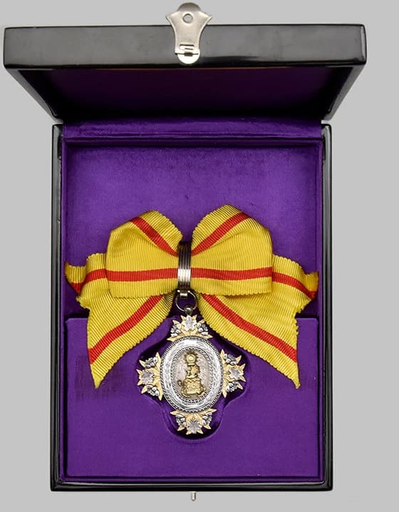 7th Class Orders of the Precious Crown/勲七等宝冠章 | Medals of Asia
