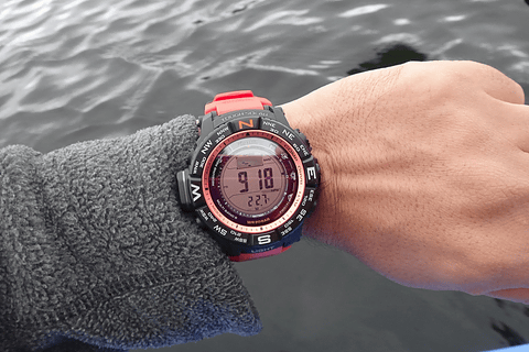 山の定番腕時計、カシオ「プロトレック」を湖で活用してみた トリプル