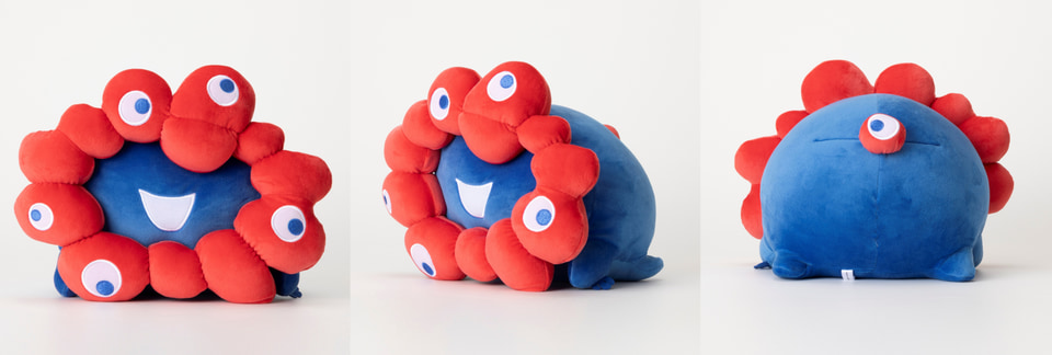 一緒にお出かけしやすい「もっちりミャクミャク」ぬいぐるみミニサイズ