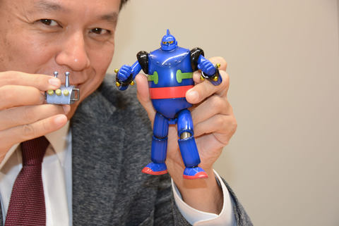 魂インタビュー】白黒アニメ版主題歌と共に鉄人を動かす楽しさ！ 「超