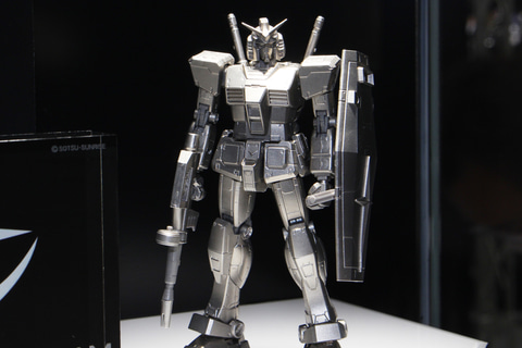 ガンダムベース撮り下ろし】「ガンダリウム合金モデル 1/144 RX-78-2