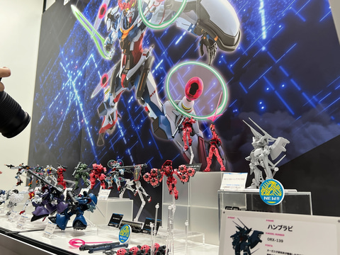 機動戦士ガンダム ジークアクス」ハンブラビのHGガンプラ原型展示