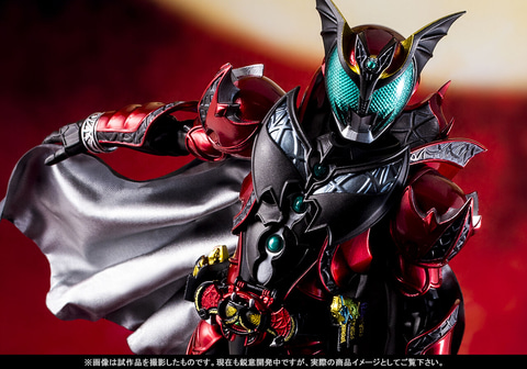 S.H.Figuarts（真骨彫製法）仮面ライダーダークキバ」、サンプル写真で