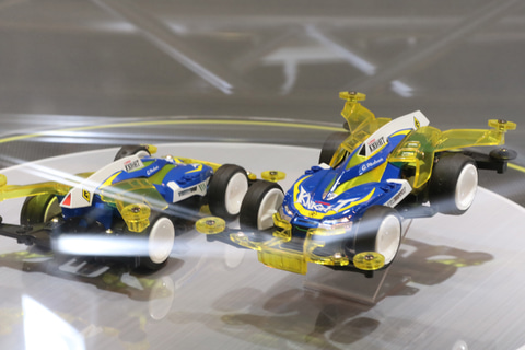 静岡ホビーショー】安定性重視のレーザーミニ四駆第3弾「ロードナイト