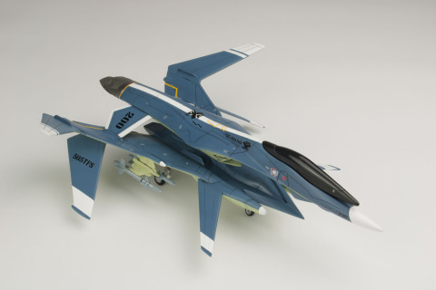 戦闘妖精雪風」より「メイヴ雪風」と「ファーンII」のミサイル装備