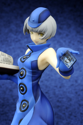 P4U」に登場するエリザベスを1/8スケールで立体化したフィギュアが