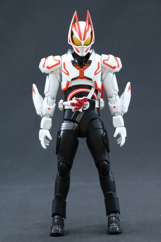 インタビュー】「S.H.Figuarts（真骨彫製法） 仮面ライダーファイズ