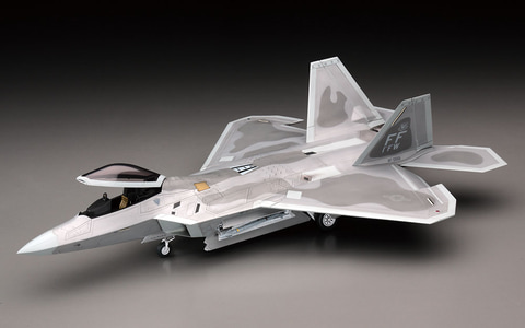 ハセガワ、1/48スケールプラモデル「F-22 ラプター」再販分を本日出荷