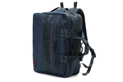 BRIEFING、ANAとのコラボバッグ7モデル。ブルーの配色と両ブランドタグ