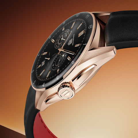 タグ・ホイヤー コネクテッド、ゴールドがアクセントの新モデル