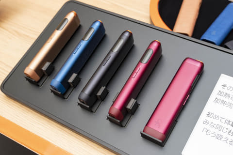 glo、ペン型とケース一体型の2Wayで使える「Hilo Plus」 - Impress Watch