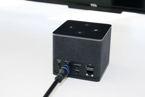 Amazonのサウンドバー「Fire TV Soundbar Plus」をテレビに接続し