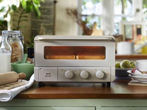 BRUNO、パンの水分を逃さず焼けるスチーム機能搭載の4枚焼きトースター