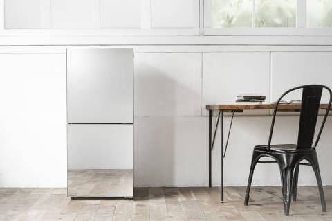 一人暮らしの部屋を広く見せるミラー冷蔵庫、ツインバード - 家電 Watch