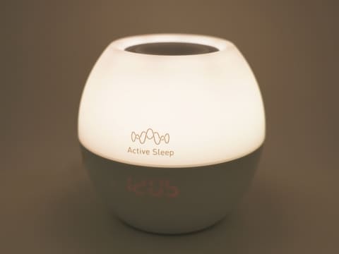 パラマウントベッド、音と光で眠りや目覚めサポートするライト - 家電