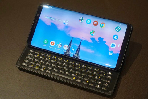 写真で見るキーボード付きスマホ「F(x)tec Pro1」 - ケータイ Watch