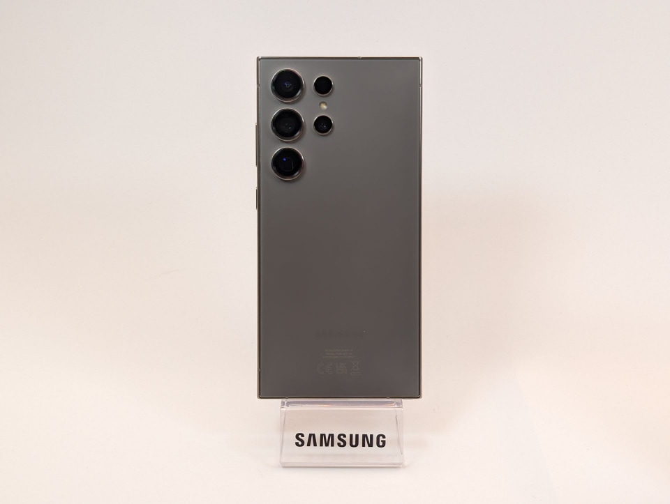 サムスンが「Galaxy S24 Ultra」を発表、2億画素カメラやチタン素材