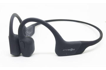 仕事にもスポーツにも役立つ最新型の骨伝導ヘッドフォン「Shokz