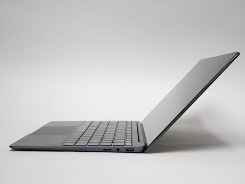 PC短評】低価格で質感の高いCore m3搭載ノート「CHUWI Aerobook」 - PC
