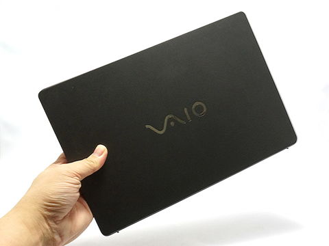 買い物山脈】1年間使い続けて感じた「VAIO S11」の魅力 - PC Watch