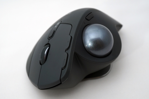 レビュー】“MX”に出世したロジクールの新生トラックボール「MX ERGO