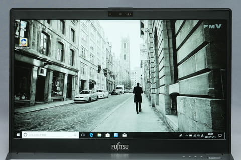 Hothotレビュー】重量748gで4コアCPU搭載のモバイルノート、富士通