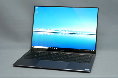 Hothotレビュー】高画質な3K狭額縁液晶搭載のファーウェイ製13.9型