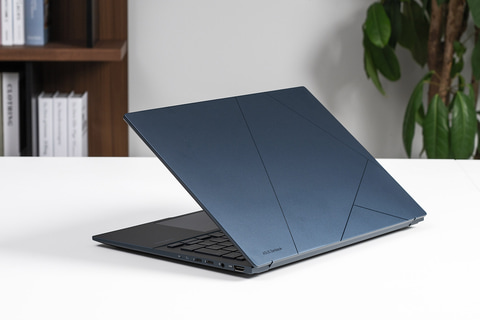 Core Ultra搭載の軽量モバイルノートが13万円台だと!? この価格でこの