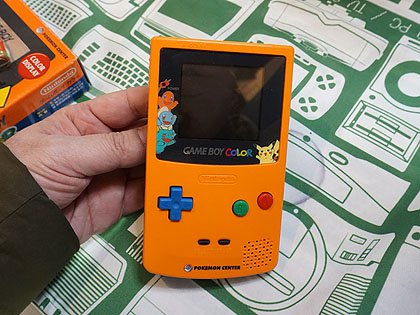 ポケモン3周年記念のゲームボーイカラーがBEEPに入荷、4日から販売