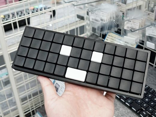 オーソリニア配列のキーボード自作キット「Geonix48」 - AKIBA PC Hotline!