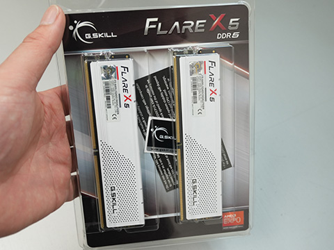 G.SKILLの白いメモリ「FLARE X5」にDDR5-6400 16GB×2枚組モデル
