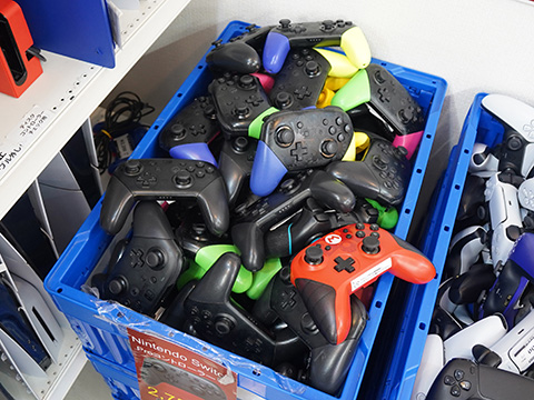 Nintendo Switch「Proコントローラー」が2,420円から！ジャンク品が