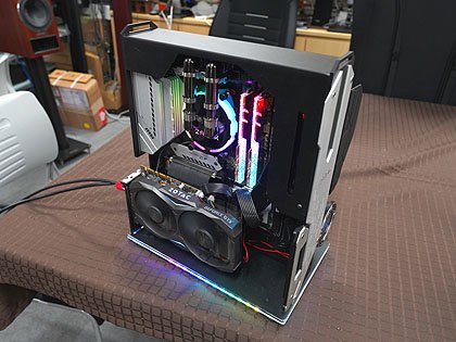 オープンフレーム型の水冷ケース「ZADAK MOAB II ELI」、オリオ