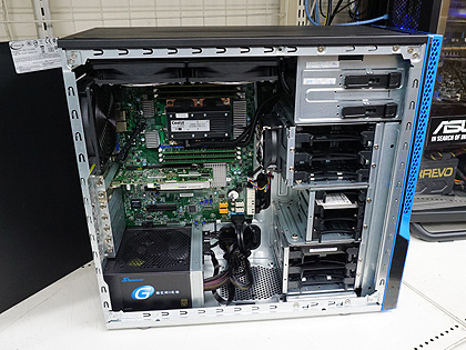 1個で驚異の64コア！Xeon Phi 7210がデモ中、LGA3647ソケット採用