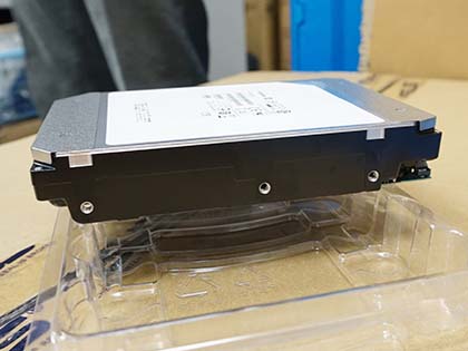 ヘリウム充填の東芝製12TB HDD「MN07ACA12T」が登場、NAS向け - AKIBA