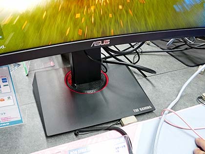 ASUSの32型ゲーミング液晶「TUF GAMING VG32VQ」が発売、曲面パネル