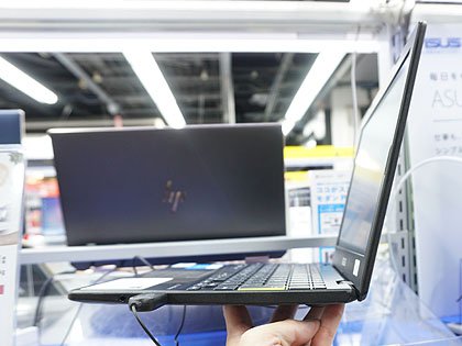 実売36,800円の11.6型モバイルノート「ASUS E210MA」が発売、ファン