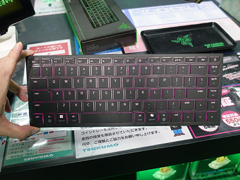 Razerの薄型/軽量ゲーミングキーボード「Joro」が発売、最大1,800時間