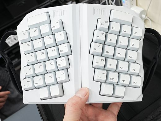 握って使う変態キーボード「GrabShell」が15,800円！アウトレット