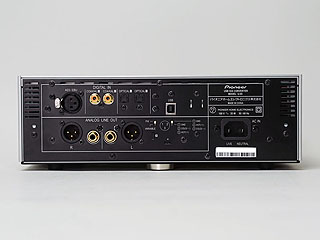 レビュー】ヘッドフォンアンプなのに8ch DAC×2基。バランス/音質設定も