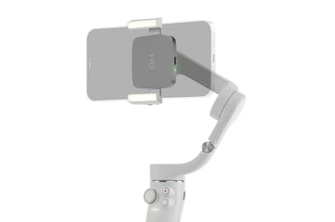 DJI、スマホ用ジンバル「OM 5」。延長ロッド内蔵で多彩な撮影 - AV Watch